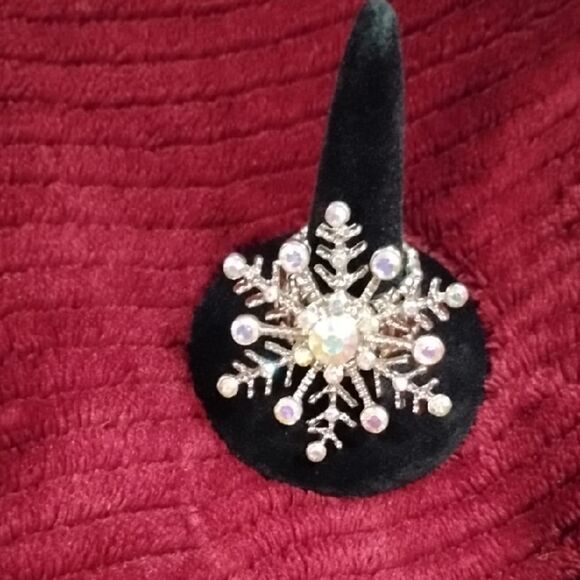 Avon Silver Snowflake Statement Ring - Picture 3 of 3